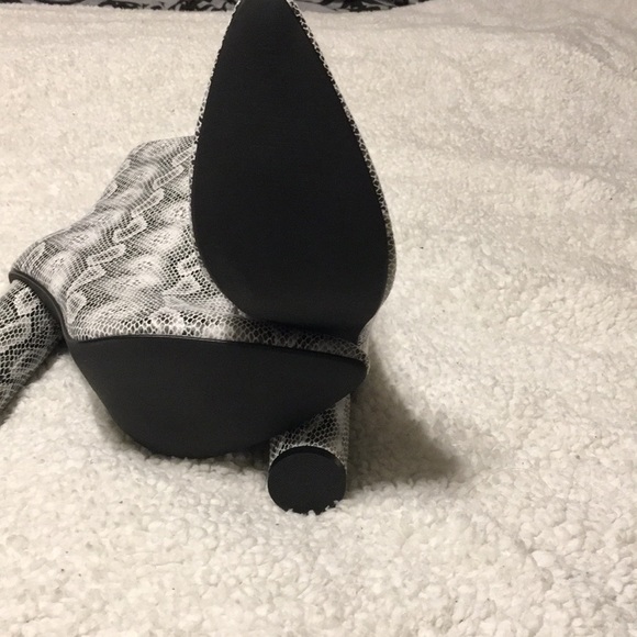 Fashion nova snakeskin booties - Picture 4 of 5